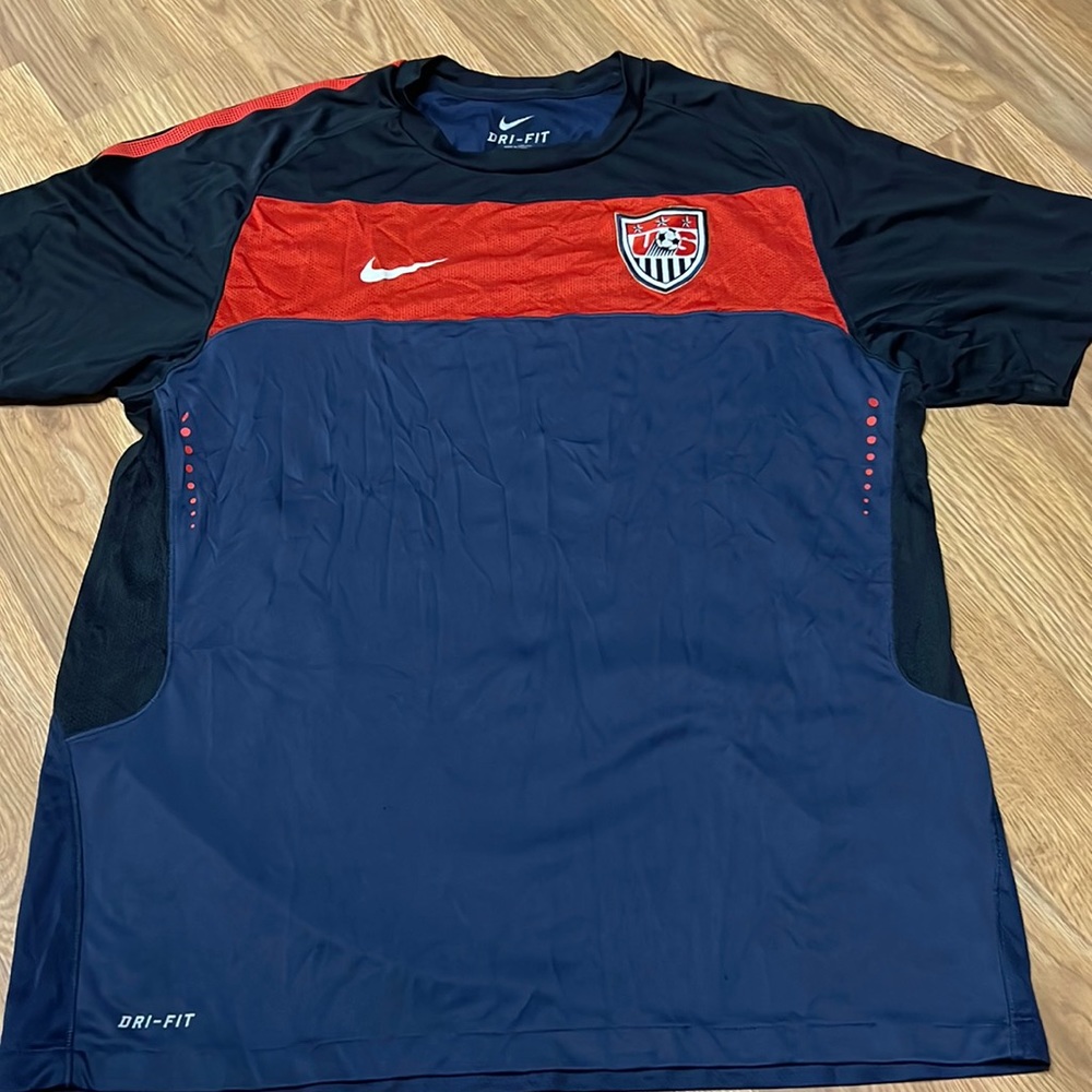 Nike dri fit USA Soccer jersey sz Large